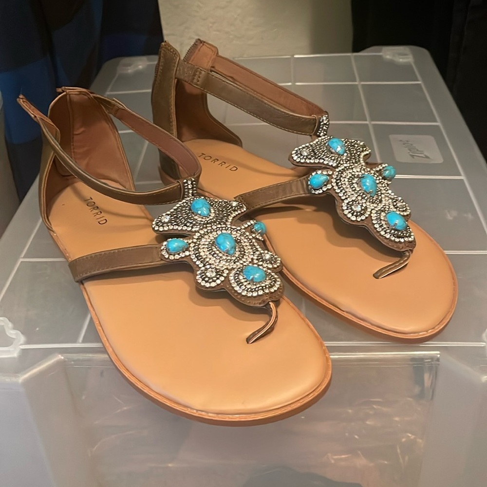 Torrid 10W turquoise sandals